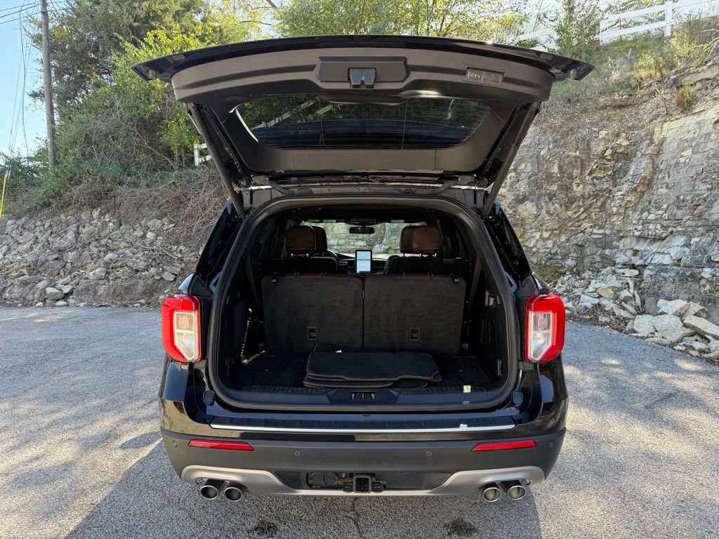 Certified 2022 Ford Explorer Platinum w/ Equipment Group 601A image 9