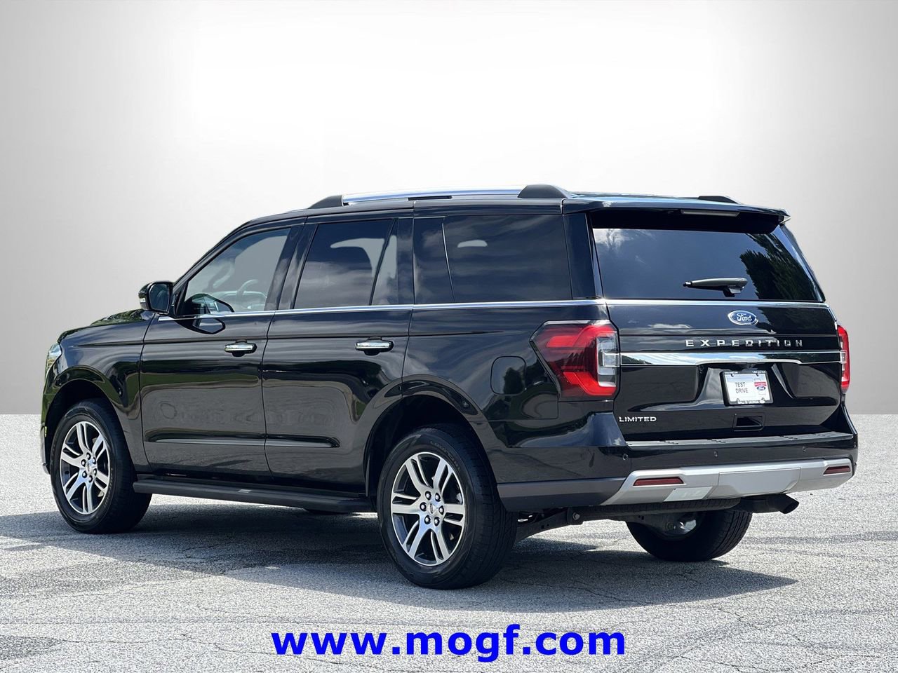 Certified 2024 Ford Expedition Limited RWD image 2
