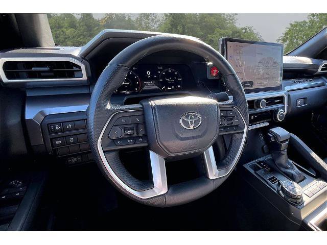 Used 2025 Toyota Tacoma TRD Off-Road AWD/4WD image 7