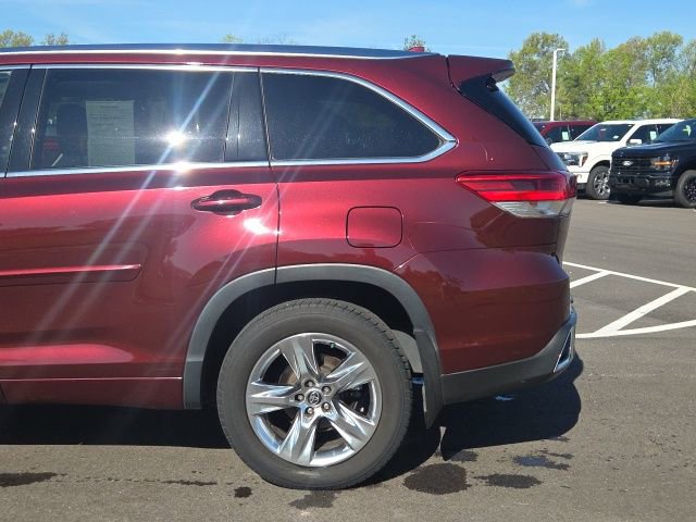 Used 2018 Toyota Highlander Limited FWD image 16