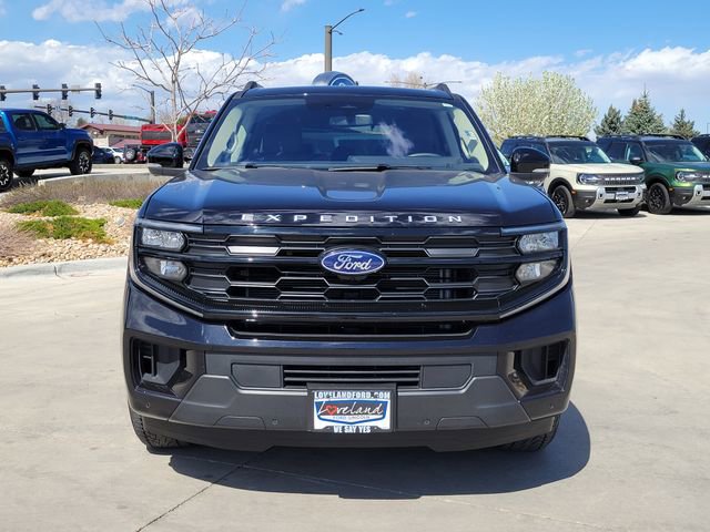 Certified 2025 Ford Expedition Active AWD/4WD image 5