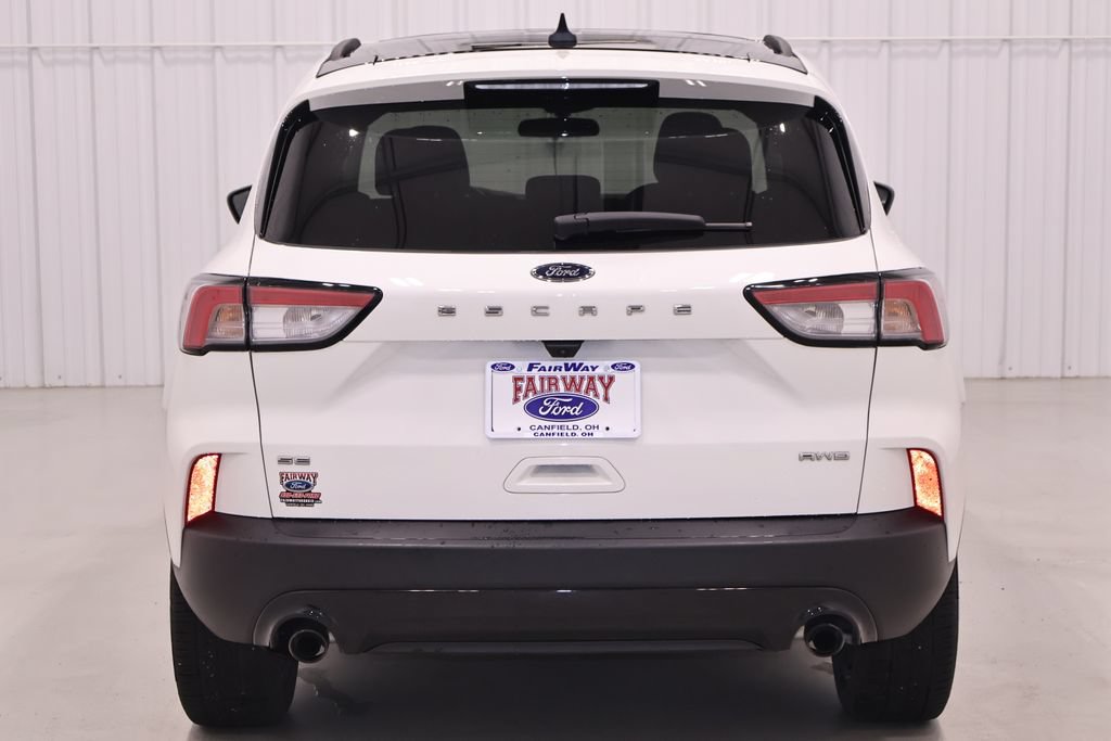Certified 2022 Ford Escape SE w/ SE Sport Appearance Package AWD/4WD image 9