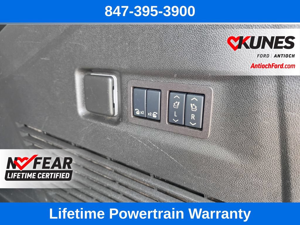 Used 2024 Chevrolet Suburban Premier AWD/4WD image 25