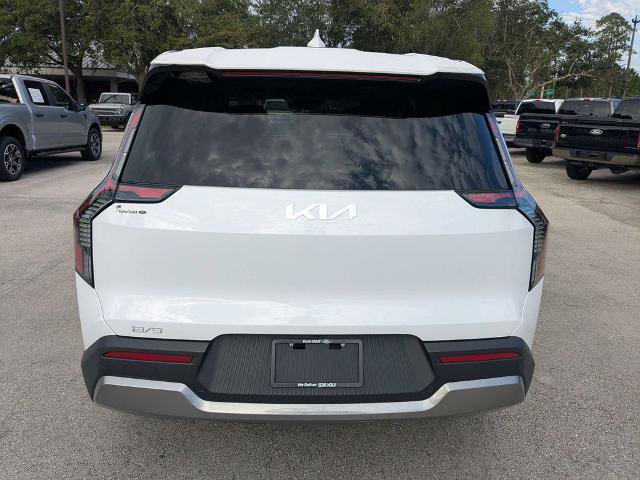 Used 2026 Kia EV9 Light RWD image 5