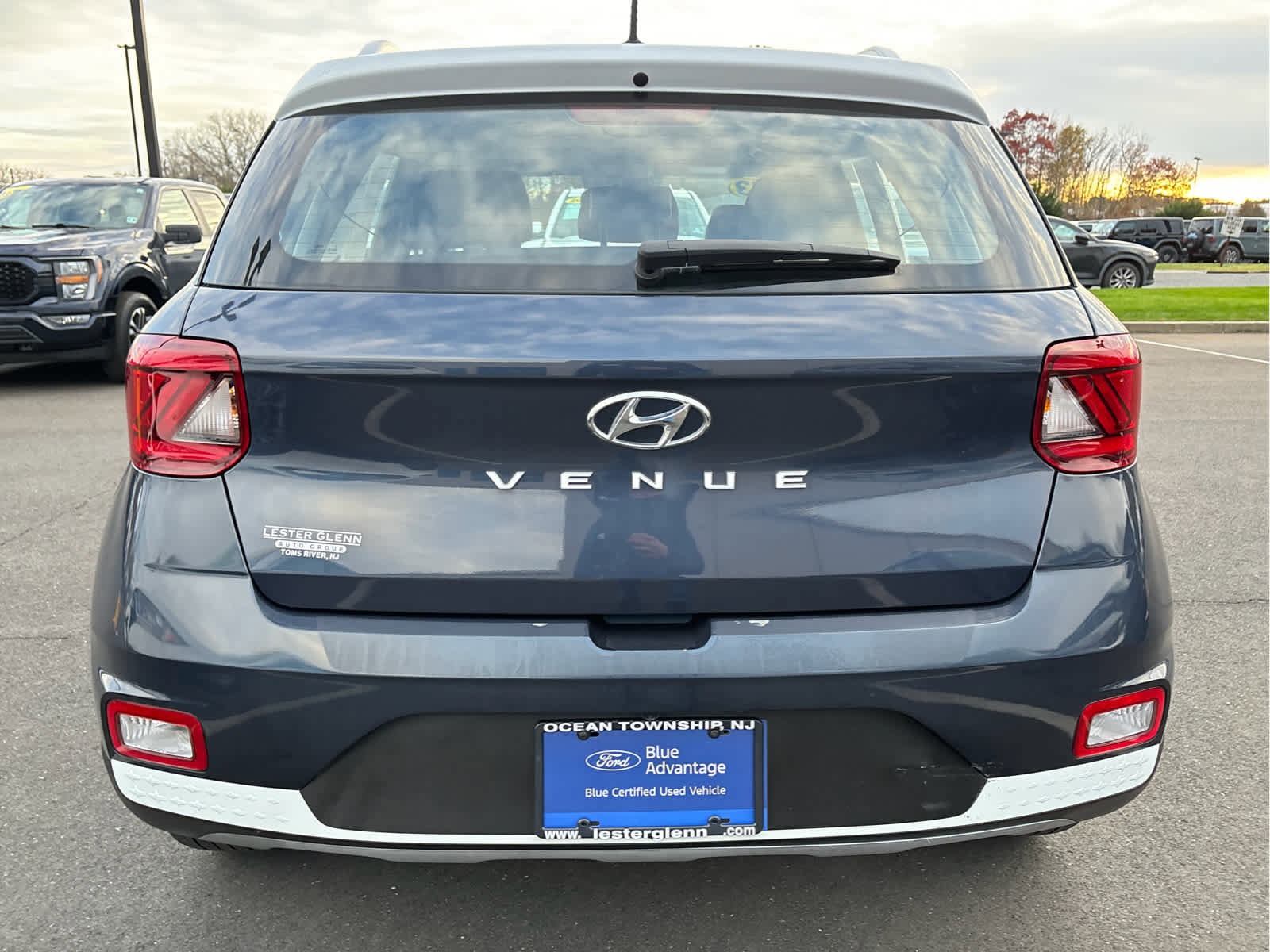Used 2023 Hyundai Venue Limited image 4