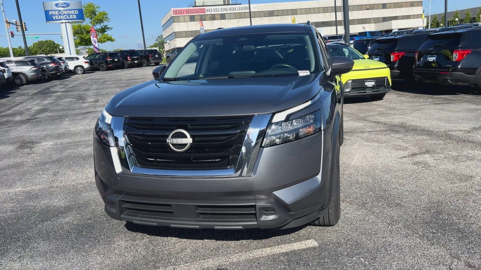 Used 2024 Nissan Pathfinder SV FWD image 5