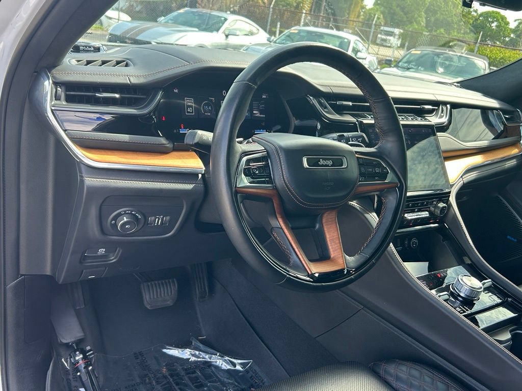 Used 2023 Jeep Grand Cherokee L Summit AWD/4WD image 34