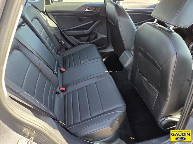 Used 2024 Volkswagen Jetta SE FWD image 15