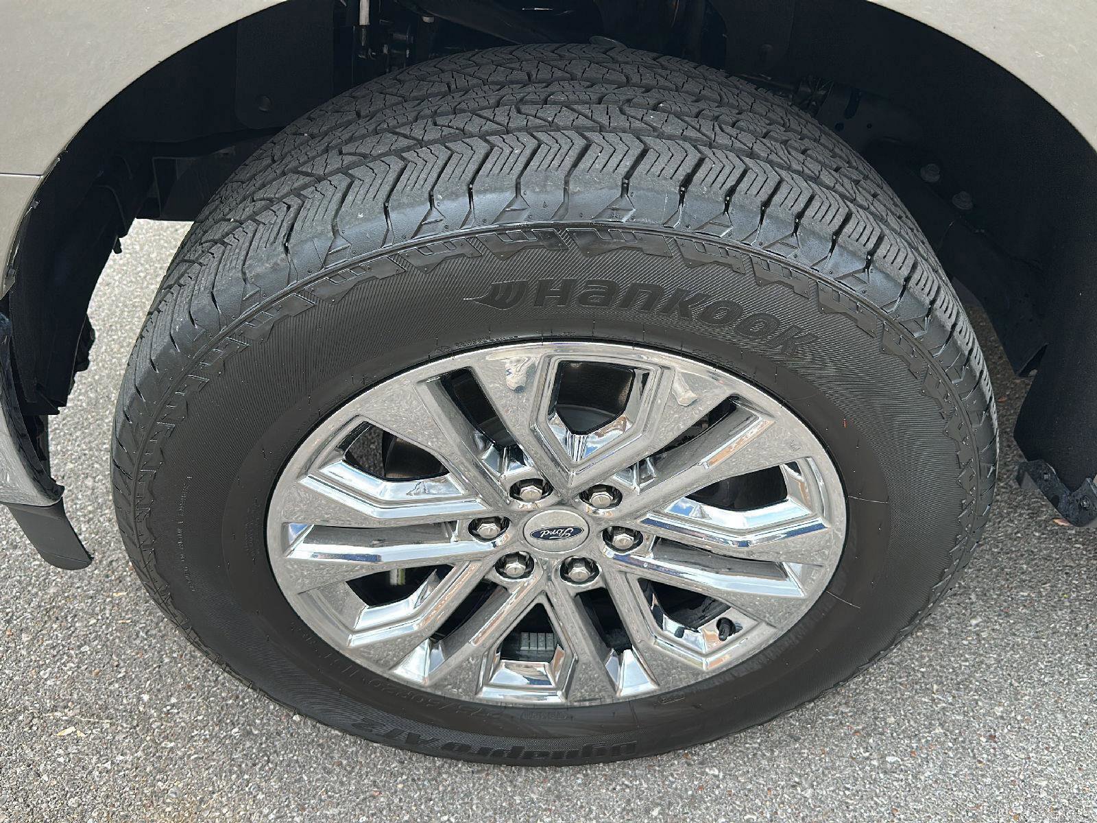 Certified 2025 Ford F150 Lariat w/ Equipment Group 501A Mid image 9