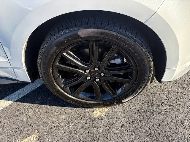 Certified 2022 Ford Edge ST-Line w/ Class II Trailer Tow Package AWD/4WD image 9