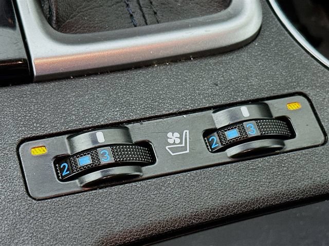 Used 2018 Toyota Highlander Limited Platinum AWD/4WD image 29