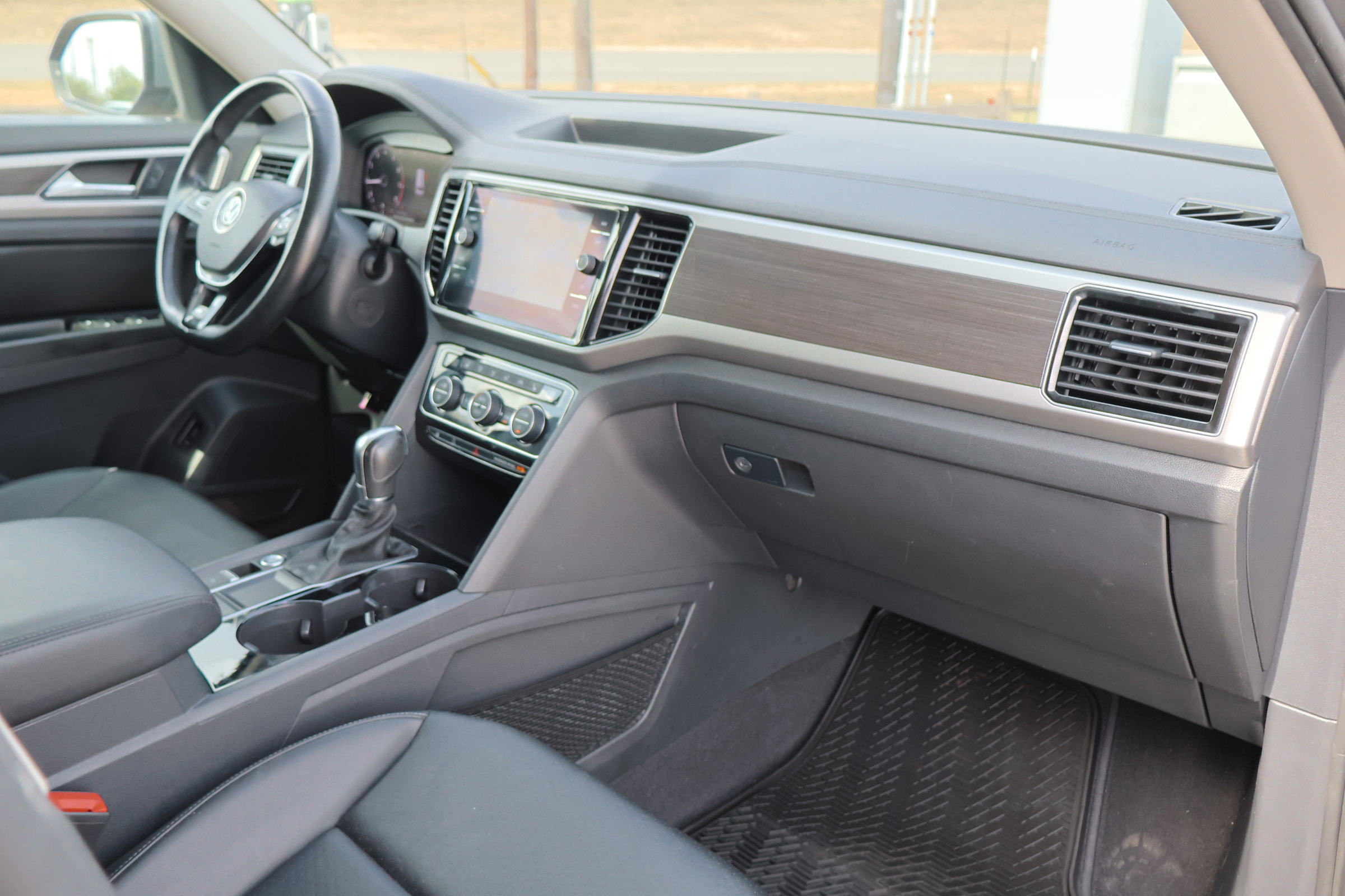 Used 2019 Volkswagen Atlas SEL R-Line image 44