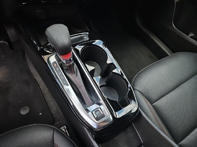 Used 2024 Chevrolet Trax RS w/ Sunroof Package FWD image 29