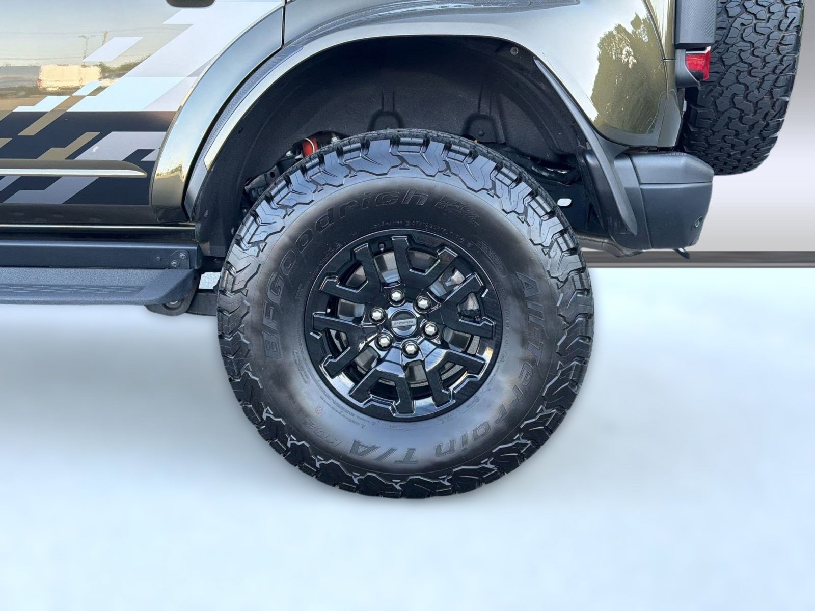 Certified 2024 Ford Bronco Raptor w/ Interior Carbon Fiber Pack 6 AWD/4WD image 11