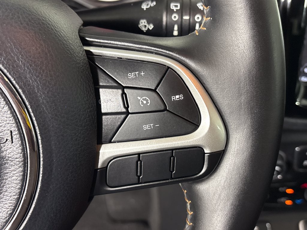 Used 2018 Jeep Compass Limited w/ Navigation Group FWD image 19
