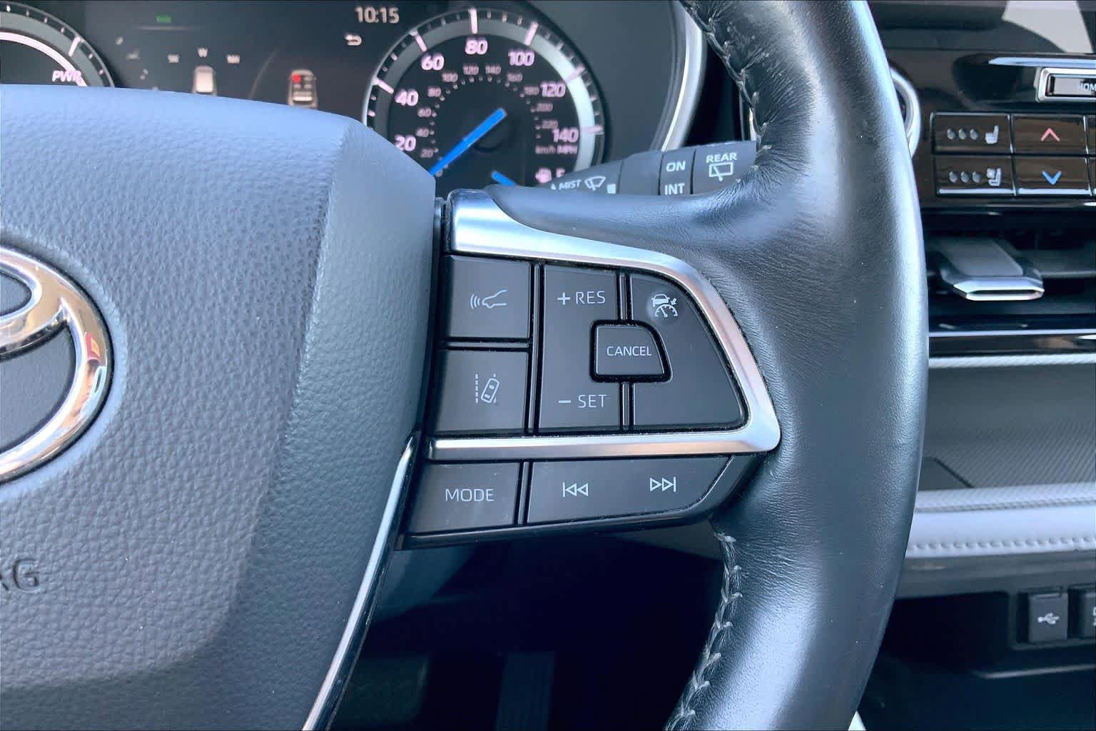 Used 2020 Toyota Highlander Platinum AWD/4WD image 40