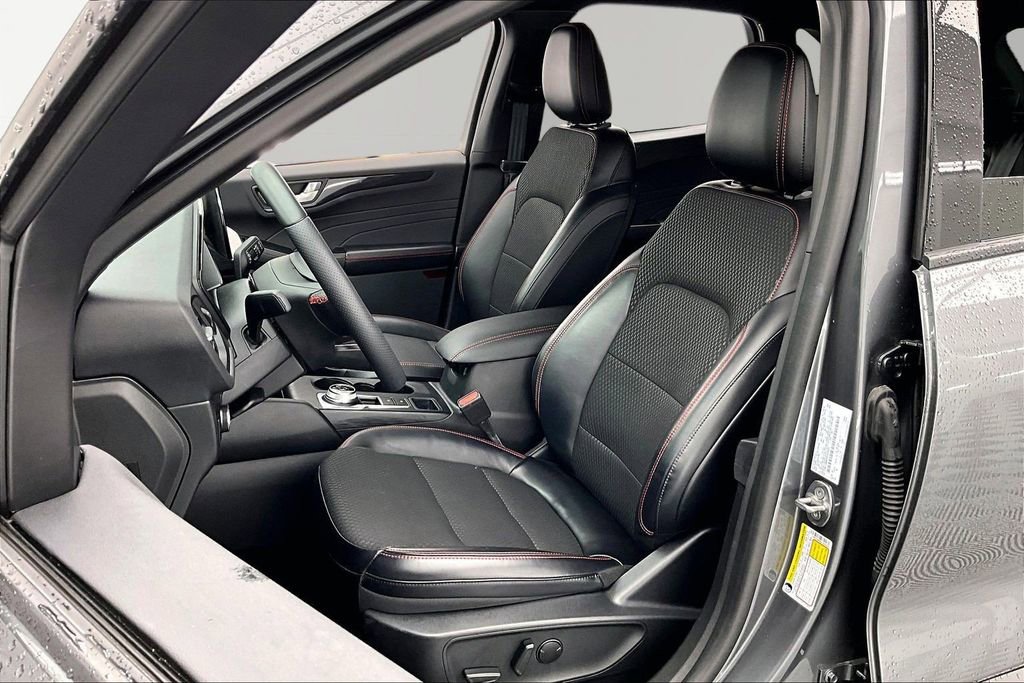 Certified 2023 Ford Escape ST-Line w/ Tech Pack #1 AWD/4WD image 25
