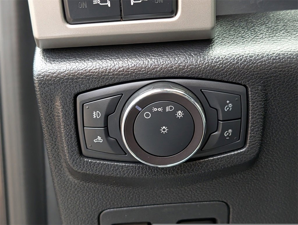 Certified 2019 Ford F150 Lariat w/ Equipment Group 502A Luxury image 19