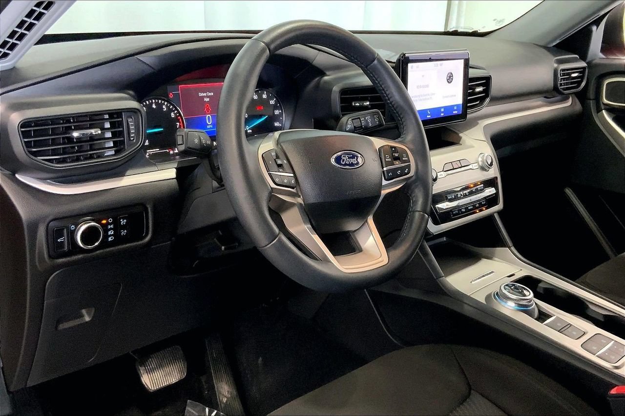 Certified 2023 Ford Explorer XLT RWD image 14