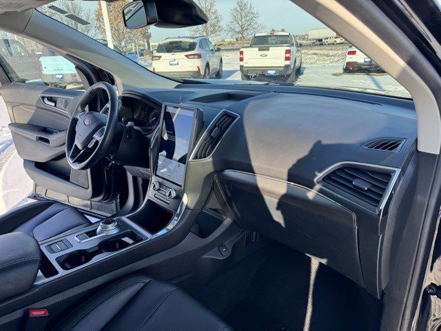 Certified 2022 Ford Edge Titanium image 35