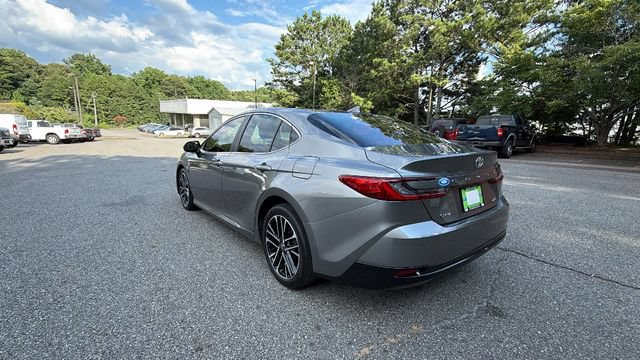 Used 2025 Toyota Camry XLE FWD image 5