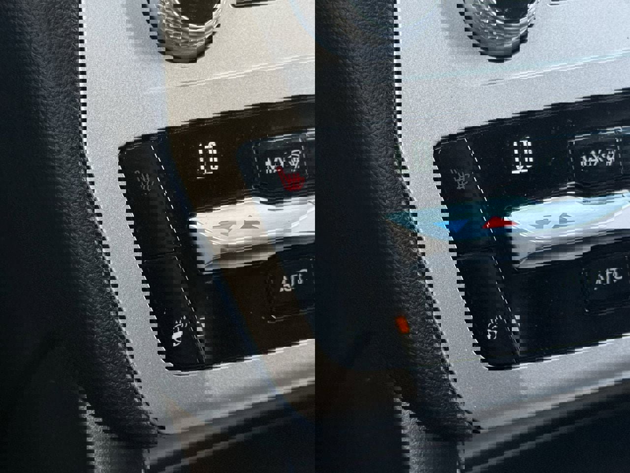 Certified 2021 Ford Explorer XLT w/ Equipment Group 202A image 21