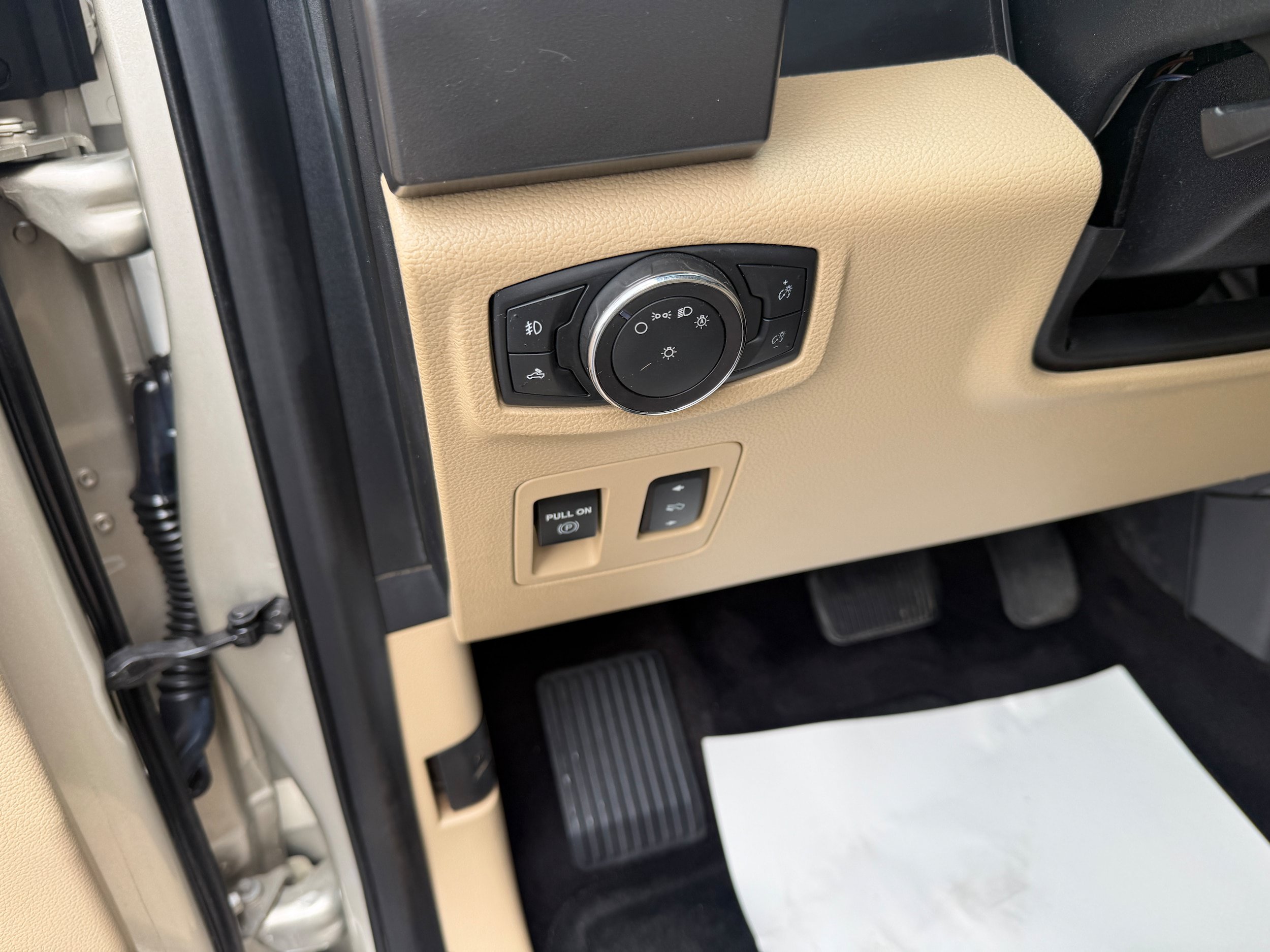 Certified 2017 Ford F150 XLT w/ Equipment Group 302A Luxury AWD/4WD image 17