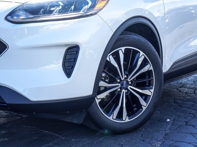 Certified 2022 Ford Escape SE w/ SE Sport Appearance Package FWD image 4