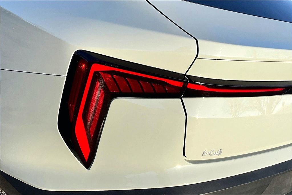 Used 2025 Kia K4 LXS image 29