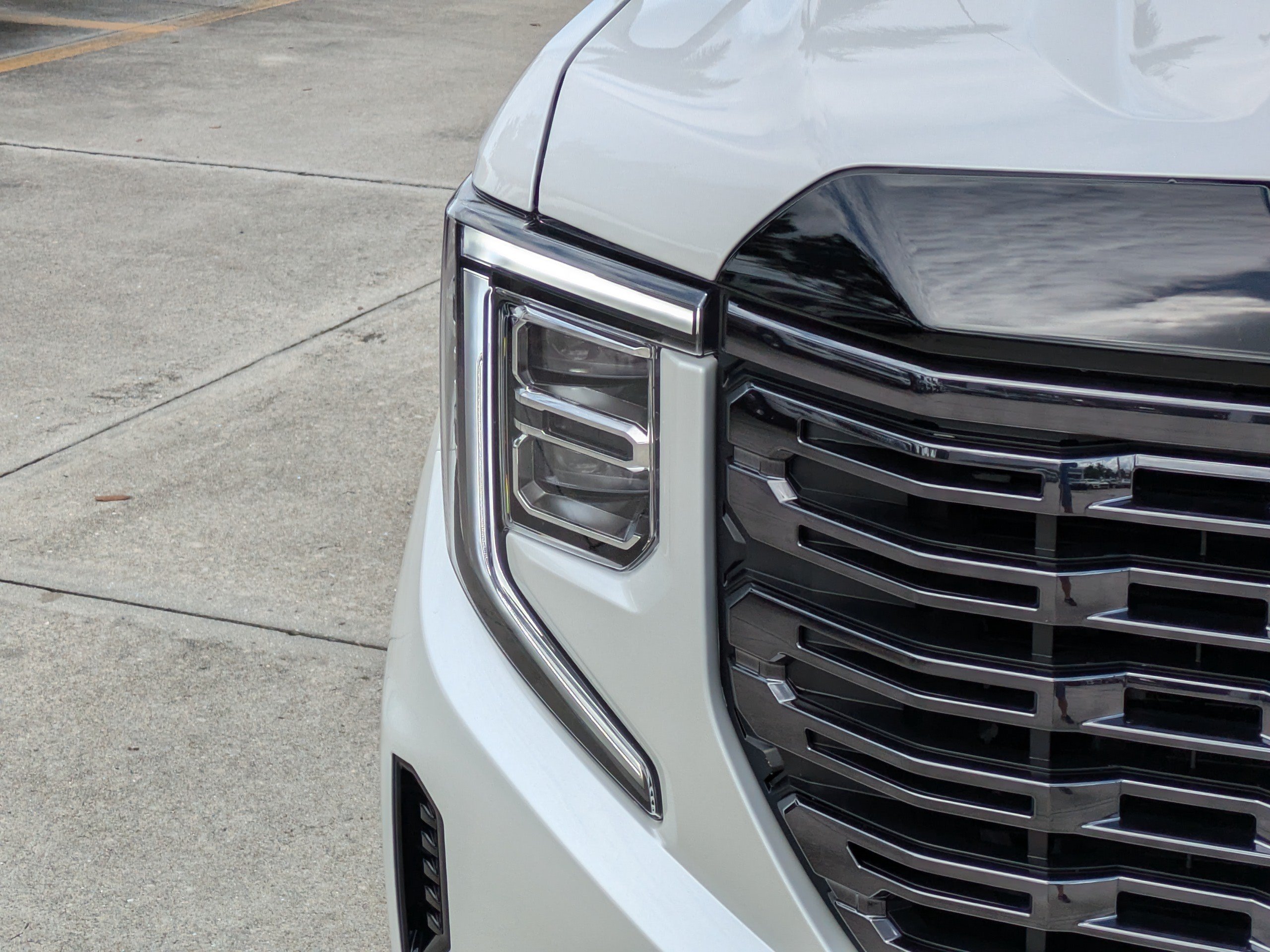 Used 2025 GMC Sierra 1500 Denali Ultimate AWD/4WD image 9