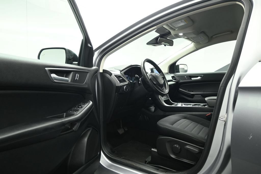 Certified 2022 Ford Edge SE w/ Black Appearance Package AWD/4WD image 7