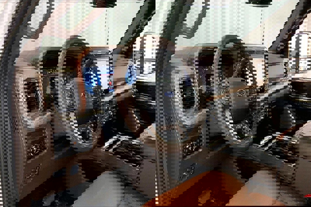 Certified 2025 Ford F350 King Ranch image 15