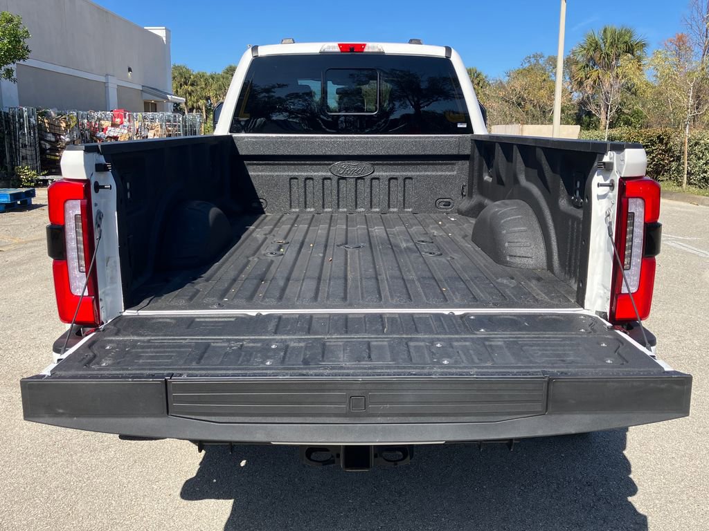 Certified 2025 Ford F450 Platinum w/ FX4 Off-Road Package AWD/4WD image 31