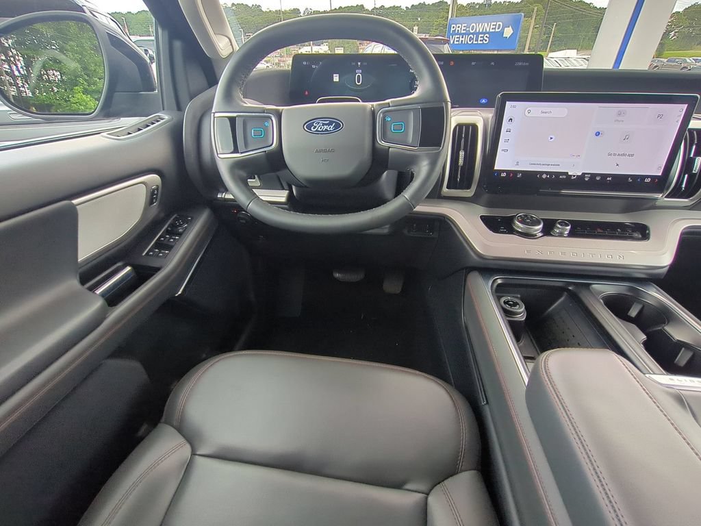 Certified 2025 Ford Expedition Active AWD/4WD image 18