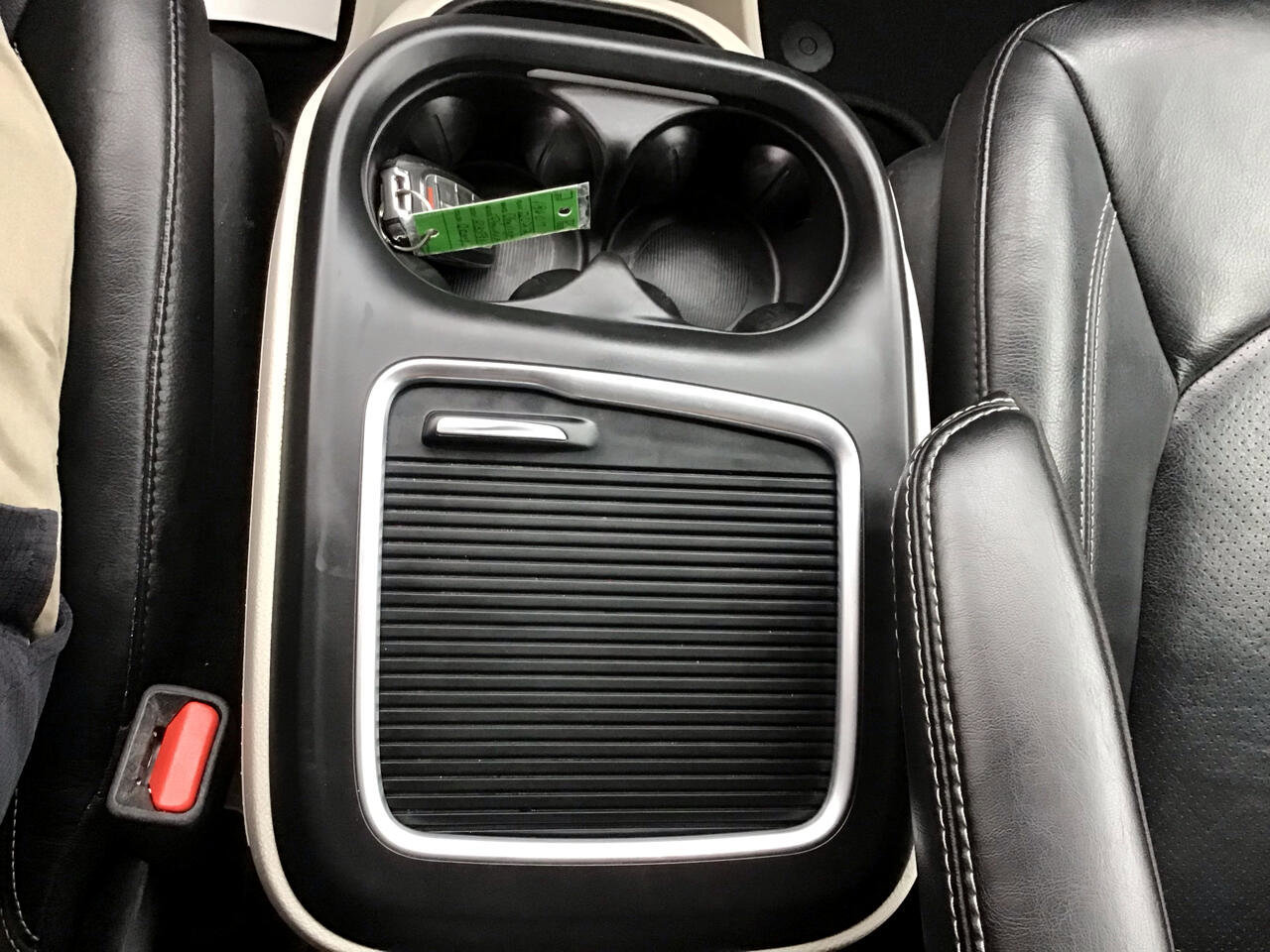 Used 2022 Chrysler Pacifica Touring-L image 26