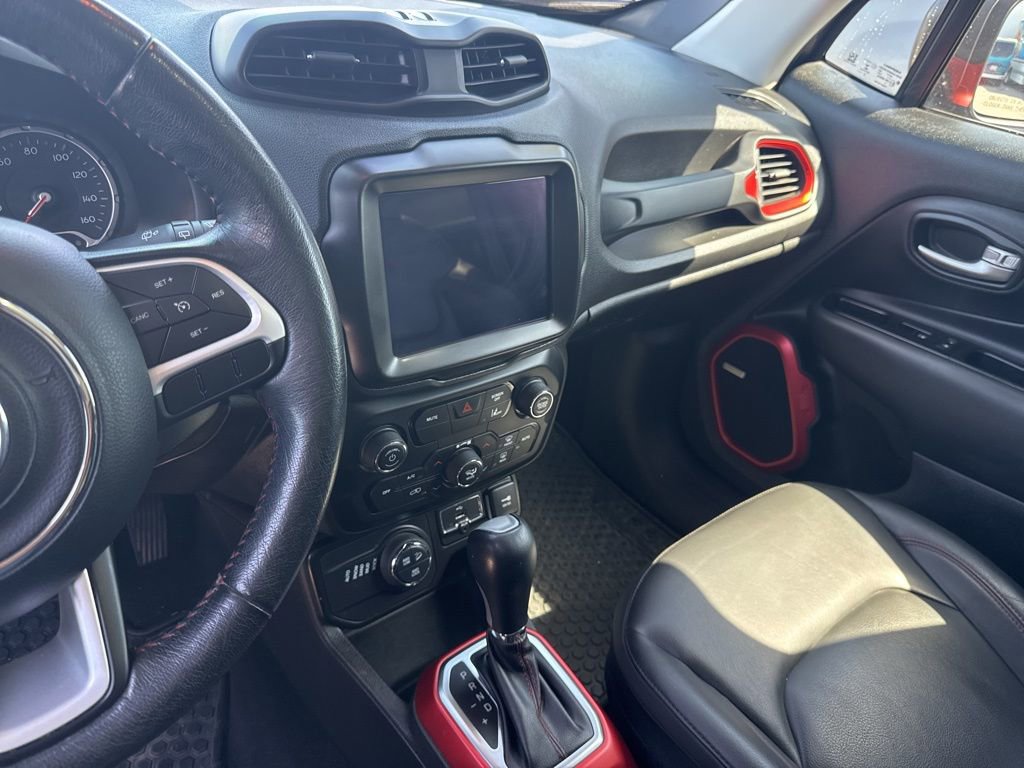 Used 2021 Jeep Renegade Trailhawk w/ Sun & Sound Group image 9