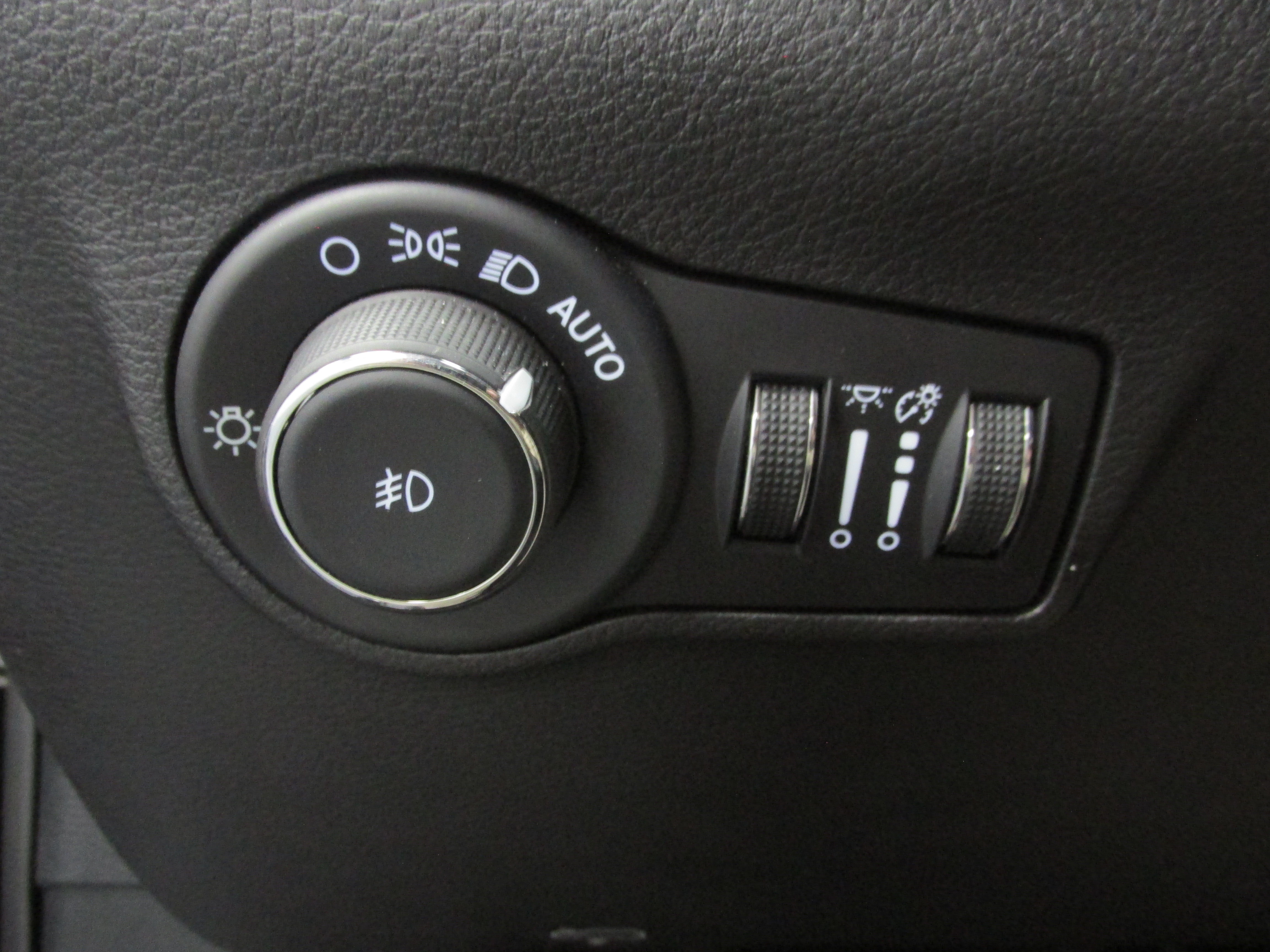 Used 2024 Jeep Compass Latitude AWD/4WD image 29