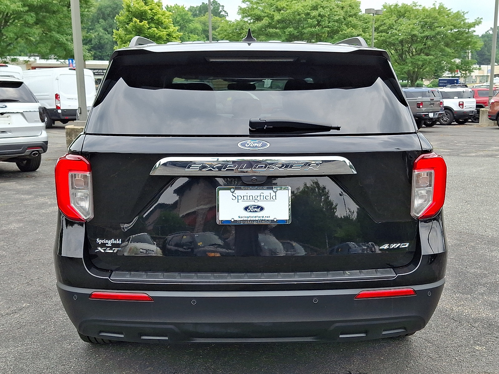 Certified 2023 Ford Explorer XLT AWD/4WD image 5