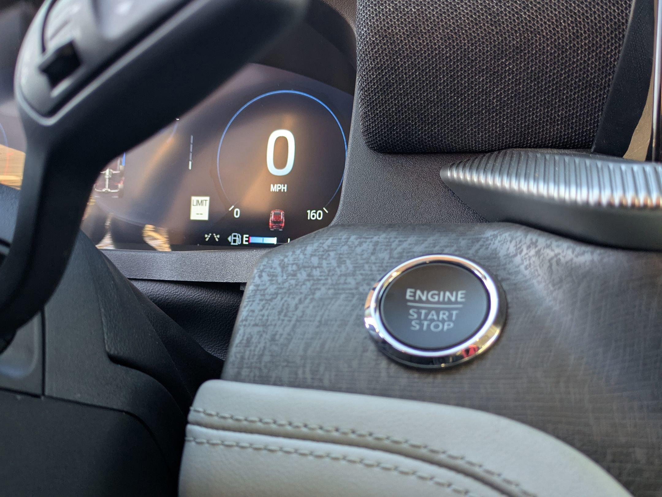 Certified 2025 Ford Explorer Platinum w/ Ultimate Package image 26