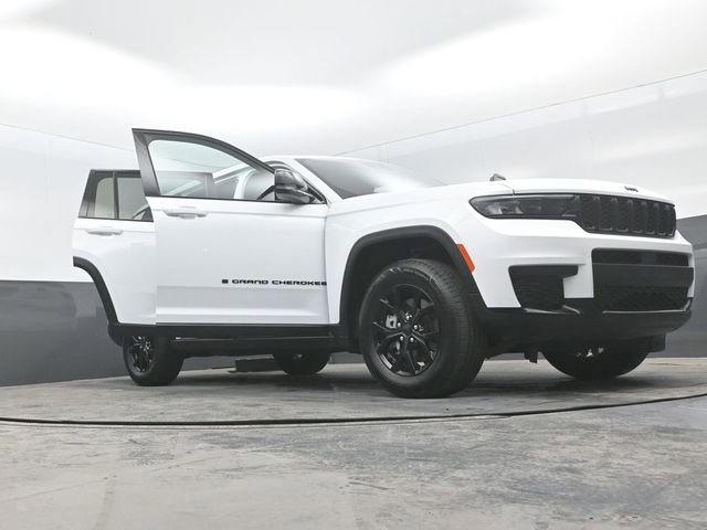 Used 2024 Jeep Grand Cherokee L Laredo AWD/4WD image 30