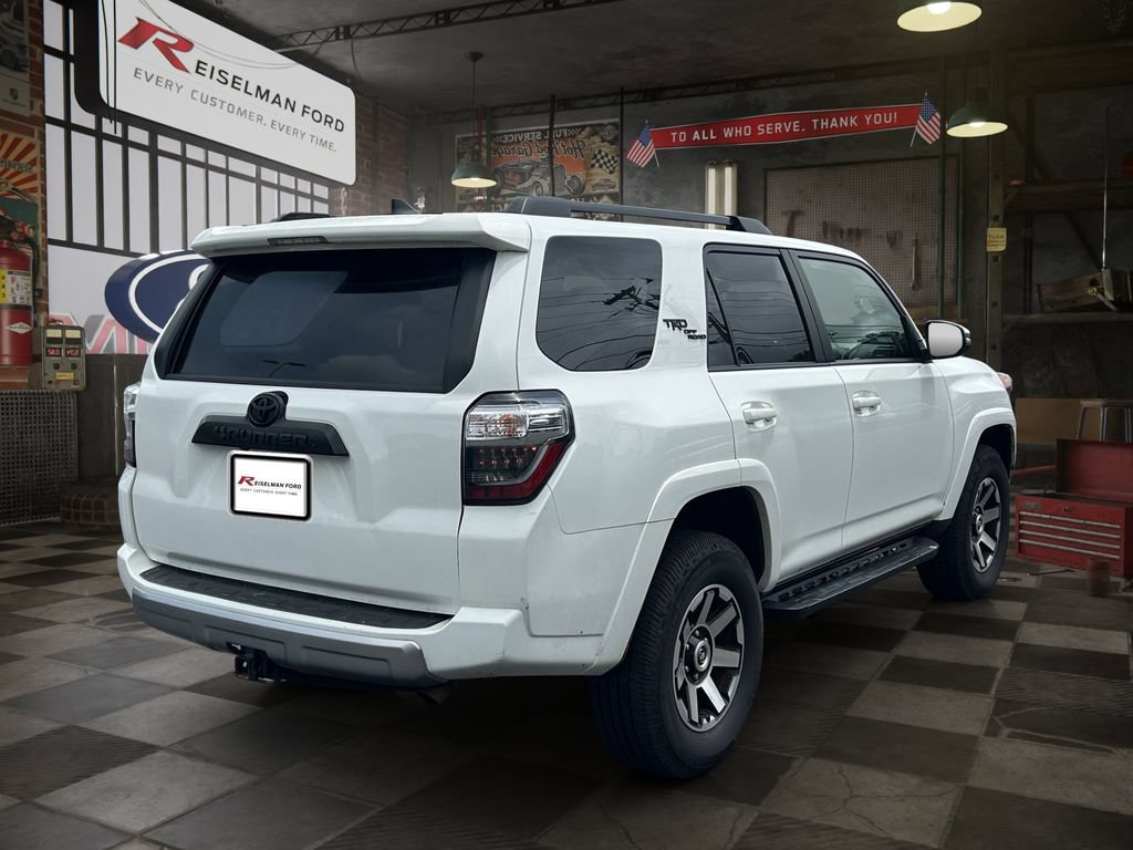 Used 2021 Toyota 4Runner TRD Off-Road Premium w/ Moonroof Package AWD/4WD image 6