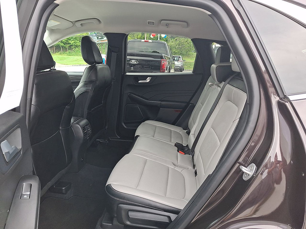 Certified 2023 Ford Escape Platinum AWD/4WD image 20