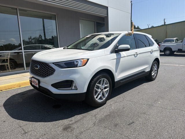 Certified 2024 Ford Edge SEL w/ Convenience Package AWD/4WD image 2