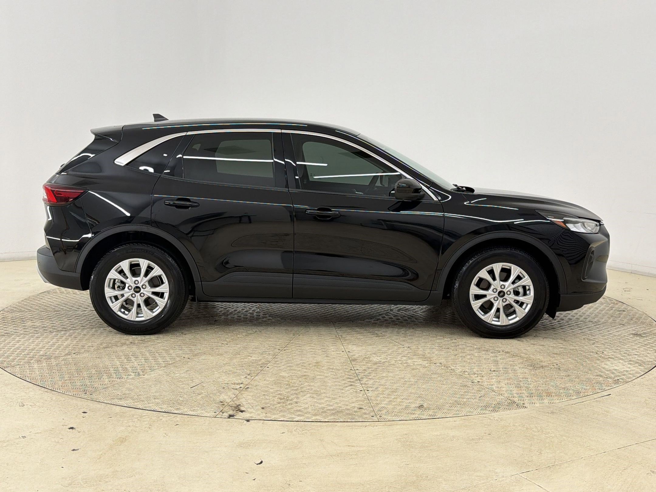 Certified 2023 Ford Escape Active w/ Tech Pack #2 FWD image 8