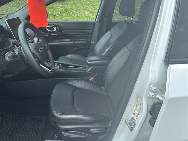 Used 2024 Jeep Compass Trailhawk AWD/4WD image 11