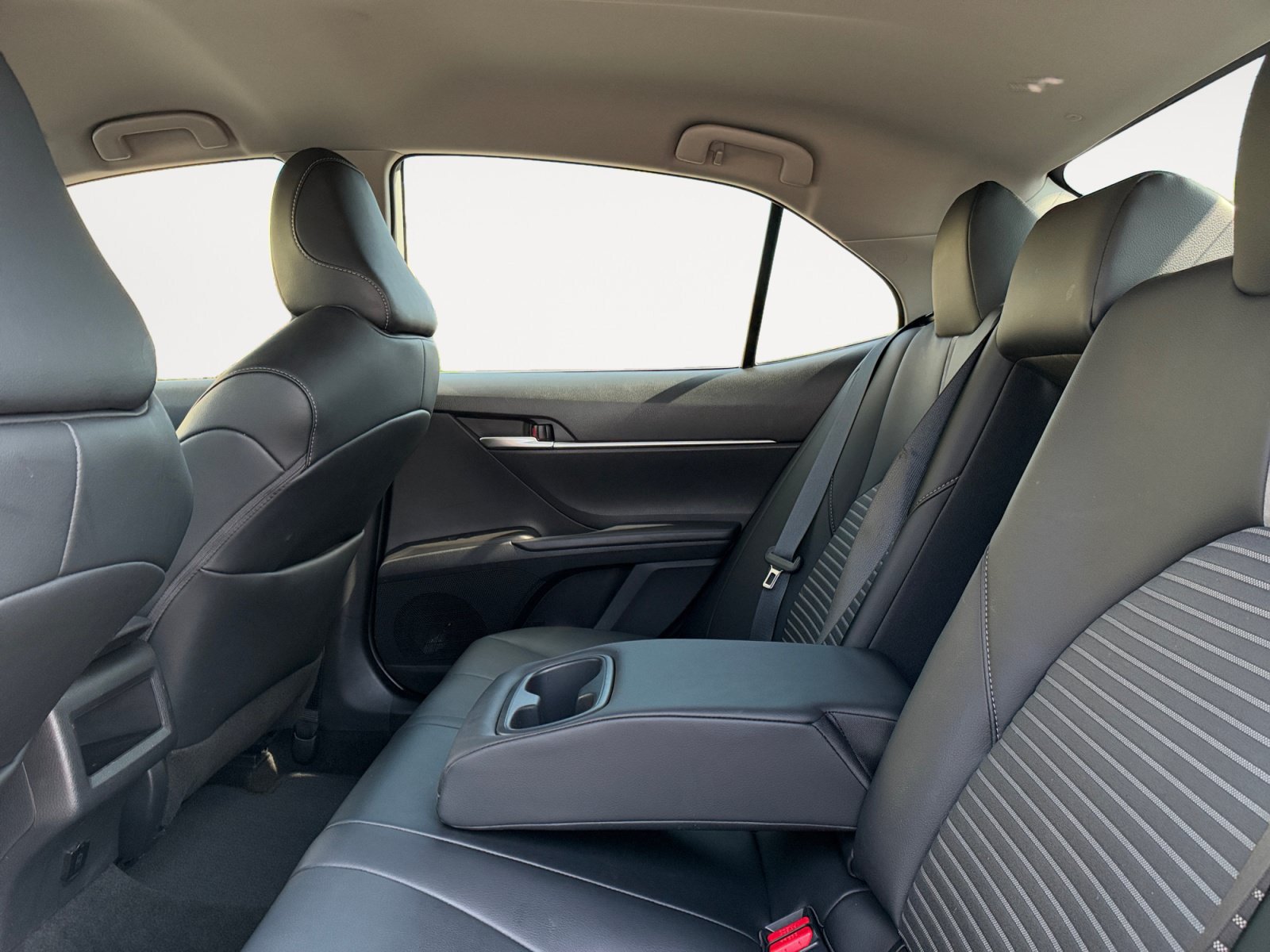 Used 2023 Toyota Camry SE w/ Convenience Package FWD image 13