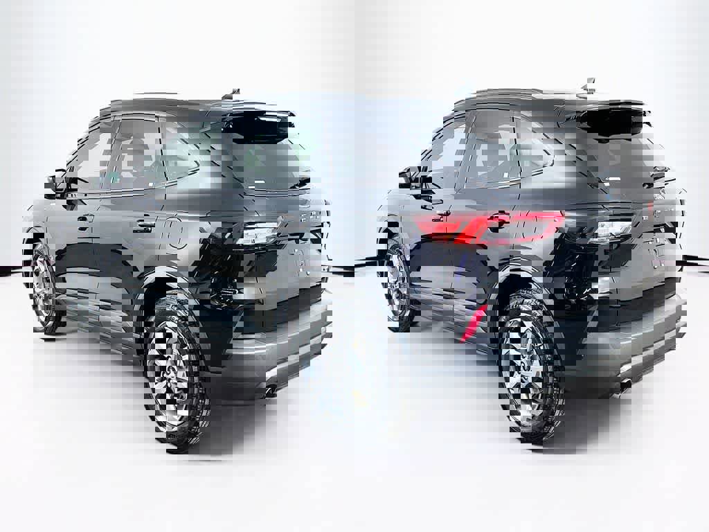 Certified 2025 Ford Escape ST-Line image 3