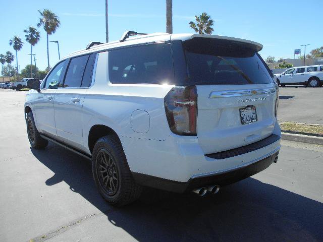 Used 2021 Chevrolet Suburban High Country w/ Premium Package AWD/4WD image 3