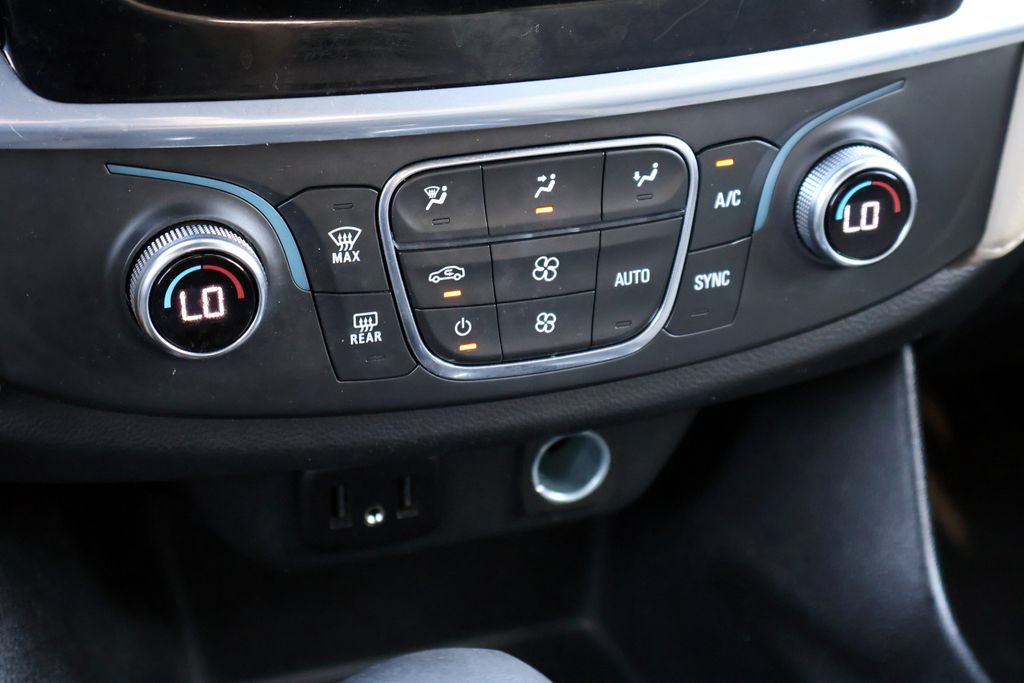 Used 2022 Chevrolet Traverse LS AWD/4WD image 32