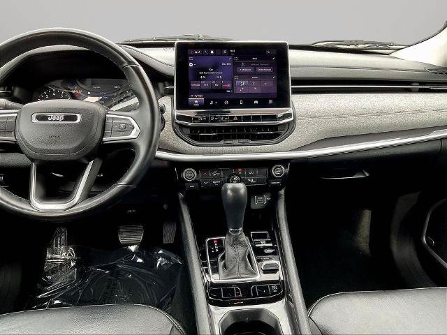 Used 2022 Jeep Compass Latitude w/ Sun and Sound Group AWD/4WD image 9